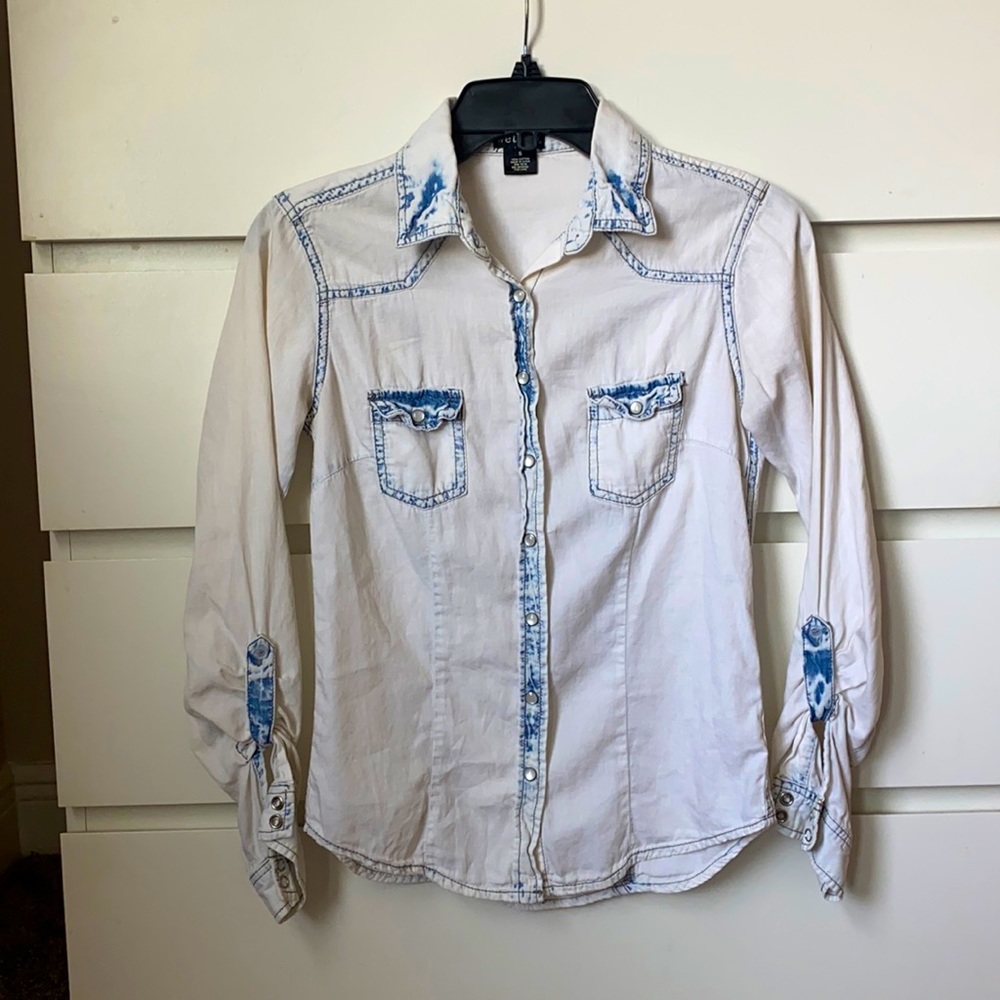 Wet Seal Pearl Snap light faux denim top S